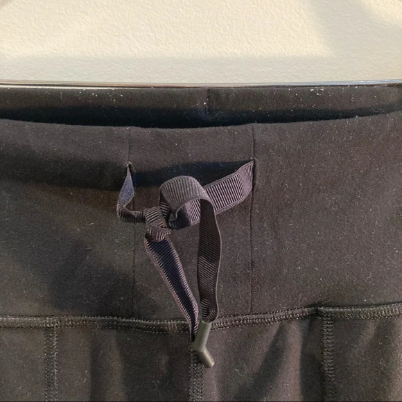 LULULEMON Sz 8 Tapered Leg Comfort Pants with  Pockets & Drawstring - Picture 3 of 6